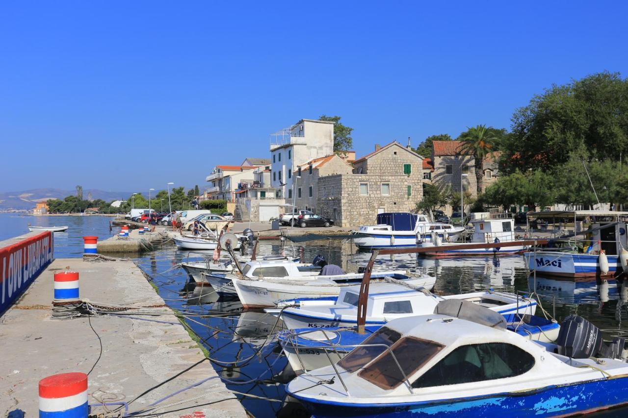 Apartments With A Parking Space Kastel Kambelovac, Kastela - 21071 Exterior foto